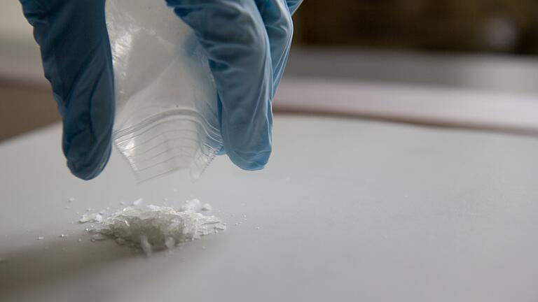 So gefährlich Crystal Meth auch ist (hier auf einem Symbolbild), so rege machen Dealer und Konsumenten davon Gebrauch. Auch in Knetzgau ist nun wieder ein 29-Jähriger überführt worden, der mit dem Stoff handelte.