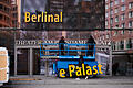 Vor Beginn der Berlinale - Aufbauarbeiten       -  Alles bereit für den Wettstreit um die Goldenen und Silbernen Bären? Aufbauarbeiten am Berlinale Palast.