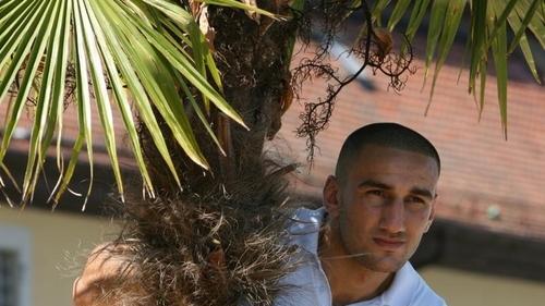 Ein Boxer auf Jahresurlaub: Karo Murat am Stadtstrand in Kitzingen. - Ein Boxer auf Jahresurlaub: Karo Murat am Stadtstrand in Kitzingen. Ein Boxer auf Jahresurlaub: Karo Murat am Stadtstrand in Kitzingen. - Ein Boxer auf Jahresurlaub: Karo Murat am Stadtstrand in Kitzingen.