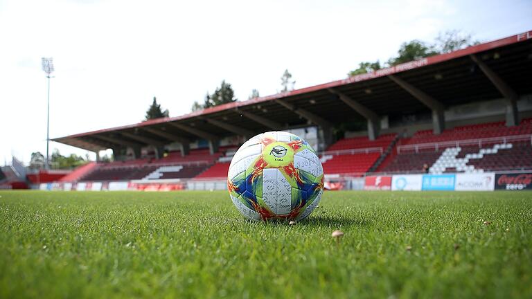 Wegen 'irregulärer Bedingungen' legen die Würzburger Kickers Einspruch gegen die Wertung des Spiels beim SV Darmstadt 98 ein. Die Rothosen hatten das Auswärtsspiel mit nur 14 Akteuren bestreiten müssen.