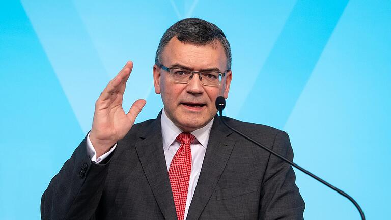 Florian Herrmann (CSU), Leiter der bayerischen Staatskanzlei, wird bei der Pressekonferenz über etwaige Lockerungen informieren.