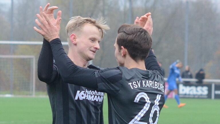 Marco Kunzmann (links), hier auf einem Archivbild mit seinem Teamkollegen Paul Karle, erzielte die 2:0-Führung des TSV Karlburg beim FC Lichtenfels und brachte sein Team damit auf Siegkurs.