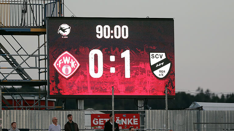 Verpatzte Heimpremiere: Die Würzburger Kickers unterliegen dem SC Verl mit 0:1. Verpatzte Heimpremiere: Die Würzburger Kickers unterliegen dem SC Verl mit 0:1.