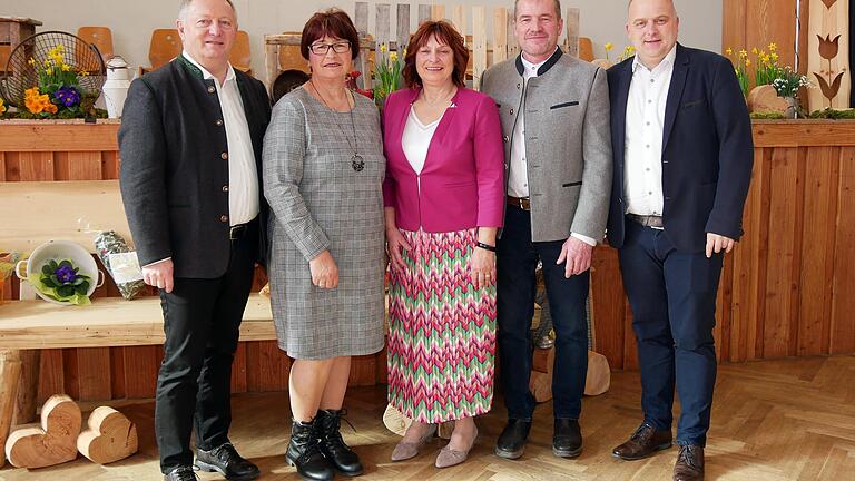 Die Grußredner beim Landfrauentag in der Rhönfesthalle in Stangenroth (von links): Landrat Thomas Bold, Helene Greubel und Edeltraud Häusler, Kreisobmann Edgar Thomas und Bürgermeister Daniel Wehner aus Burkardroth. - Die Grußredner beim Landfrauentag in der Rhönfesthalle in Stangenroth (von links): Landrat Thomas Bold, Helene Greubel und Edeltraud Häusler, Kreisobmann Edgar Thomas und Bürgermeister Daniel Wehner aus Burkardroth. Die Grußredner beim Landfrauentag in der Rhönfesthalle in Stangenroth (von links): Landrat Thomas Bold, Helene Greubel und Edeltraud Häusler, Kreisobmann Edgar Thomas und Bürgermeister Daniel Wehner aus Burkardroth. - Die Grußredner beim Landfrauentag in der Rhönfesthalle in Stangenroth (von links): Landrat Thomas Bold, Helene Greubel und Edeltraud Häusler, Kreisobmann Edgar Thomas und Bürgermeister Daniel Wehner aus Burkardroth.