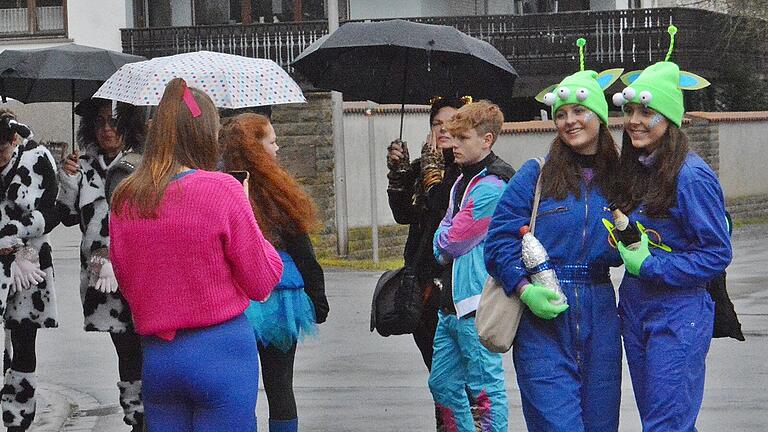 Der Faschingsumzug in der Marktgemeinde Trappstadt bot auch in diesem Jahr wieder viel Ideenreichtum. Durch die musikalische Gestaltung heimischer Musikkapellen wird er als familienfreundlich seit Jahren eingestuft