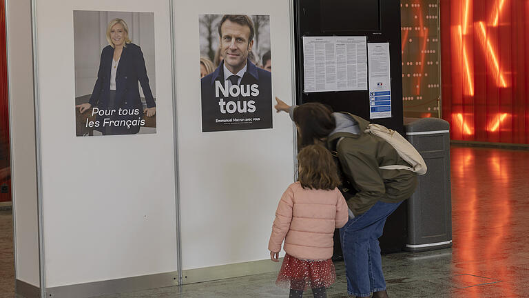 283873978.jpg - Der Zweikampf zwischen Marine Le Pen und Emmanuel Macron bestimmte in der Vergangenheit die französische Politik. 283873978.jpg - Der Zweikampf zwischen Marine Le Pen und Emmanuel Macron bestimmte in der Vergangenheit die französische Politik.