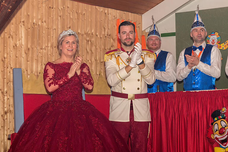 Das diesjährige Prinzenpaar der IG Waachkratzer: Sissi und Franz (Verena und Tobias Müller) Das diesjährige Prinzenpaar der IG Waachkratzer: Sissi und Franz (Verena und Tobias Müller)
