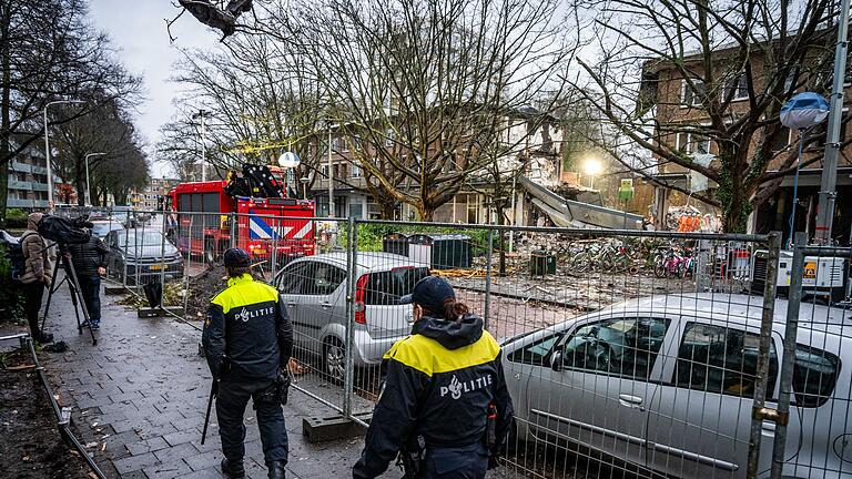 Explosion von Wohngebäude in Den Haag       -  Die Bergungsarbeiten am Ort der Katastrophe in Den Haag gehen weiter.