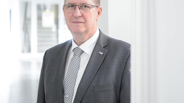 'Die Sehnsucht nach Entspannung ist extrem groß', sagt Stefan Moos, Leiter der Volkshochschule Würzburg und Umgebung. 'Die Sehnsucht nach Entspannung ist extrem groß', sagt Stefan Moos, Leiter der Volkshochschule Würzburg und Umgebung. 