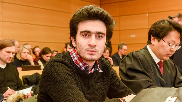 Verhandlung in der Sache Anas Modamani gegen Facebook vor dem Landgericht Würzburg, mit großem Medienaufgebot. Verhandlung in der Sache Anas Modamani gegen Facebook vor dem Landgericht Würzburg, mit großem Medienaufgebot.
