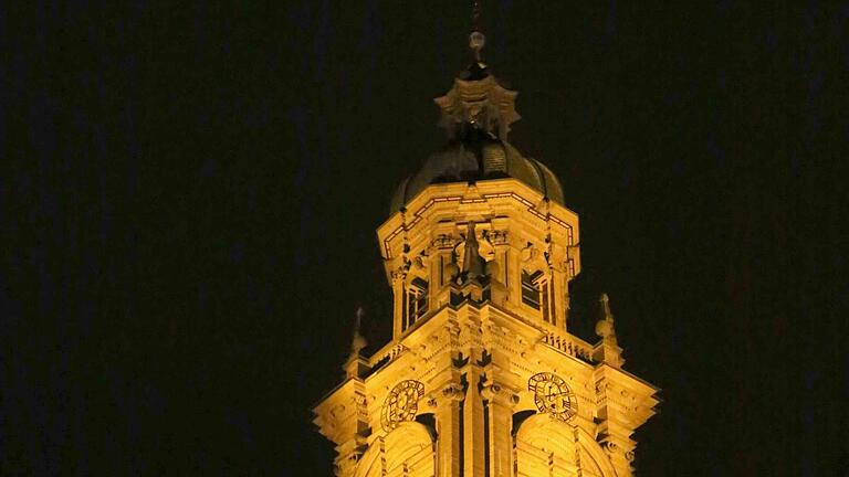 Der Turm der Neubaukirche in Würzburg wird am Samstag zum Ort eines ganz besonderen Konzerts. Der Turm der Neubaukirche in Würzburg wird am Samstag zum Ort eines ganz besonderen Konzerts.