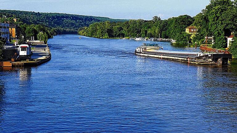 Der Main – hier bei Schweinfurt – bietet hervorragende Voraussetzungen für eine wassertouristische Nutzung. Der Main – hier bei Schweinfurt – bietet hervorragende Voraussetzungen für eine wassertouristische Nutzung.