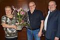 Der neue Vorsitzende Karl Georg Schmitt bedankt sich bei seinem Vorgänger Alfred Kaiser und seiner Frau Heidrun für ihr jahrelanges Engagement.