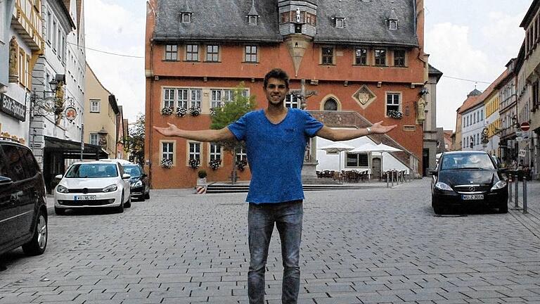 Patrick Karl-3 - Könnte seine Stadt umarmen: Patrick Karl aus Ochsenfurt errang heuer den deutschen Meistertitel im Hindernislauf. Patrick Karl-3 - Könnte seine Stadt umarmen: Patrick Karl aus Ochsenfurt errang heuer den deutschen Meistertitel im Hindernislauf.