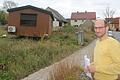 Als idealen Standort für seine Tiny-House-Mobilheime sieht Fabian Schmitt das Grundstück direkt an der Bundesstraße 22 in Reupelsdorf.