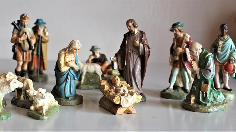 Diese Figuren aus einer Weihnachtskrippe in Wiesentheid wurden allesamt in der einstigen Gießerei Linz in Prichsenstadt gefertigt. Diese existierte bis 1969. Diese Figuren aus einer Weihnachtskrippe in Wiesentheid wurden allesamt in der einstigen Gießerei Linz in Prichsenstadt gefertigt. Diese existierte bis 1969.