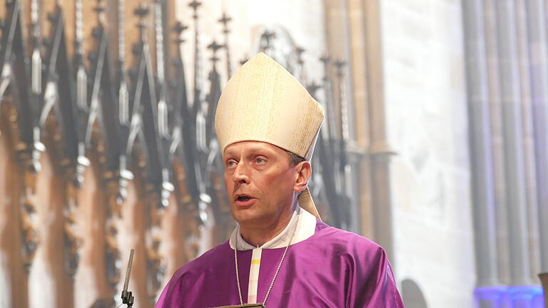 Weihbischof Herwig Gössl ist skeptisch unterwegs auf dem Synodalen Weg der katholischen Kirche in Deutschland. Weihbischof Herwig Gössl ist skeptisch unterwegs auf dem Synodalen Weg der katholischen Kirche in Deutschland.