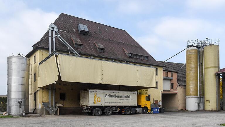 Die Gründleinsmühle in Obervolkach hat die Familie Englert vor zehn Jahren um eine weitere Mühle in Scheinfeld erweitert. Die Gründleinsmühle in Obervolkach hat die Familie Englert vor zehn Jahren um eine weitere Mühle in Scheinfeld erweitert.