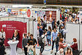 Blick auf die Messe: Bei 81 Ausstellern konnten sich die Schüler rund um die Themen Berufs- und Studienwahl informieren. Foto: Thomas Obermeier