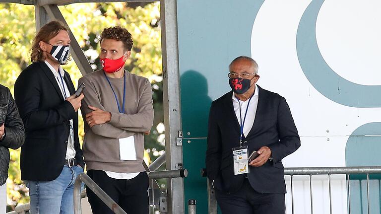 Führungsriege: (von links) Kickers-Vorstandsvorsitzender Daniel Sauer, Vorstand Sport Sebastian Schuppan und Felix Magath, Head of Flyeralarm Global Soccer.