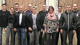 Ehrungen standen beim FC Einigkeit Rottershausen an: (von links) Christian Stahl, Ulrike Kiesel, Harry Erhard, Werner Metzler, Martin Staab, Gabriele Kanz, Thomas Schmitt, Michaela Schmitt, Martin Seufert, Luca Greubel und Johannes Kanz.       -  Ehrungen standen beim FC Einigkeit Rottershausen an: (von links) Christian Stahl, Ulrike Kiesel, Harry Erhard, Werner Metzler, Martin Staab, Gabriele Kanz, Thomas Schmitt, Michaela Schmitt, Martin Seufert, Luca Greubel und Johannes Kanz.