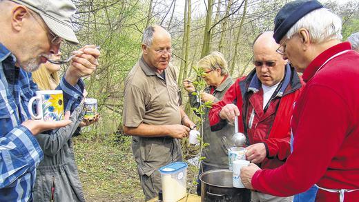 „Bitte nicht ins Mittagessen trampeln“ „Bitte nicht ins Mittagessen trampeln“