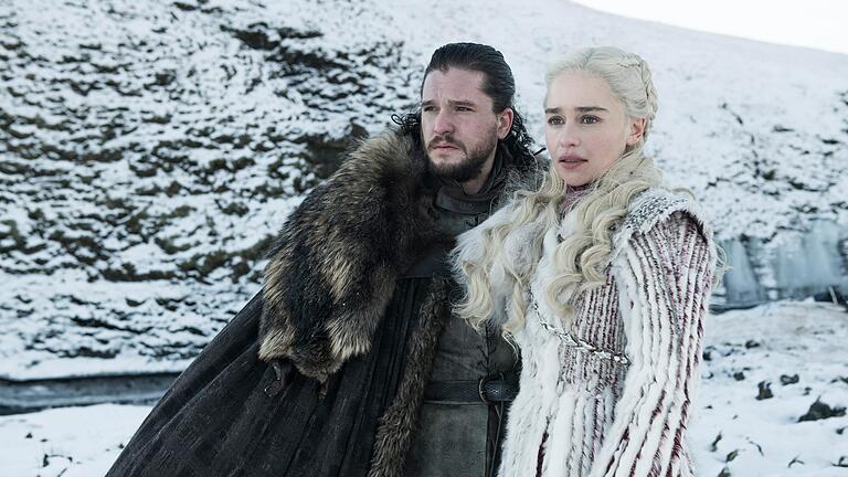 Die beiden werden höchstwahrscheinlich eine wichtige Rolle in Staffel 8 von 'Game of Thrones' spielen: Kit Harington als Jon Schnee und Emilia Clarke als Daenerys Targaryen. Die beiden werden höchstwahrscheinlich eine wichtige Rolle in Staffel 8 von 'Game of Thrones' spielen: Kit Harington als Jon Schnee und Emilia Clarke als Daenerys Targaryen.