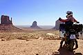 Weltumrundung mit dem Motorrad: Dieter Schneider im Monument Valley in Arizona.
