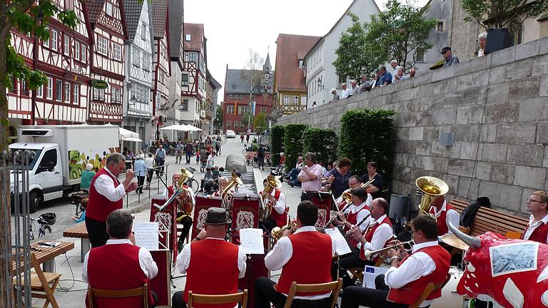 Die Linsenspitzer aus Zeubelried waren schon 2017 bei 'Musik an der Furt' dabei. Die Linsenspitzer aus Zeubelried waren schon 2017 bei 'Musik an der Furt' dabei.