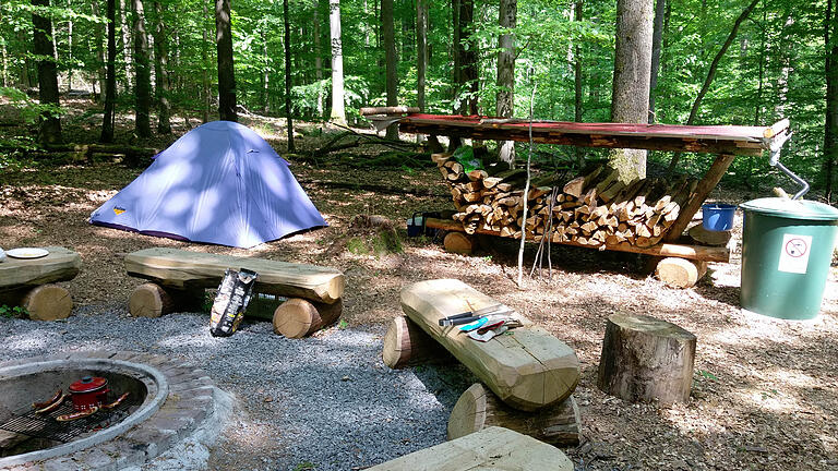 Die Feuerstelle am Trekkingplatz Rothenbuch 1.