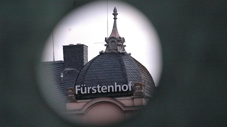 In die Röhre geguckt: Wer in den vergangenen Jahren erwartete, dass die ehrgeizigen Hotel-Pläne für den Fürstenhof umgesetzt würden, wurde enttäuscht.