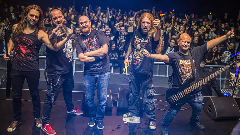 'Final Breath' überzeugten mit einem dyamischen Gig ihre knapp 400 Fans.