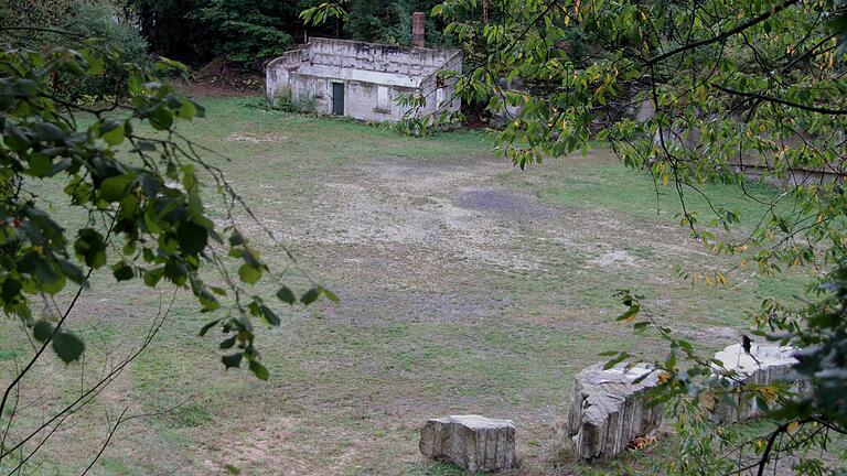 Blick in den alten Breitbrunner Steinbruch, in dem die „Erlebniswelt fränkischer Sandstein“ entstehen soll. Blick in den alten Breitbrunner Steinbruch, in dem die „Erlebniswelt fränkischer Sandstein“ entstehen soll.