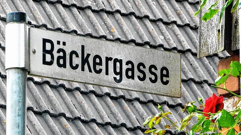Die Bäckergasse in Michelrieth heißt erst seit 1976 so. Die Bäckergasse in Michelrieth heißt erst seit 1976 so.