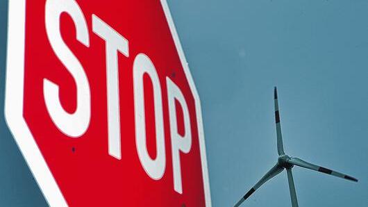 Neue Hoffnung schöpft die BI &bdquo;Gegen WK 88&ldquo; aus dem Vorstoß von Ministerpräsident Horst Seehofer, strengere Regeln für Bau und Betrieb von Windrädern aufzustellen und dabei auch auf die Wirtschaftlichkeit der Anlagen zu achten.