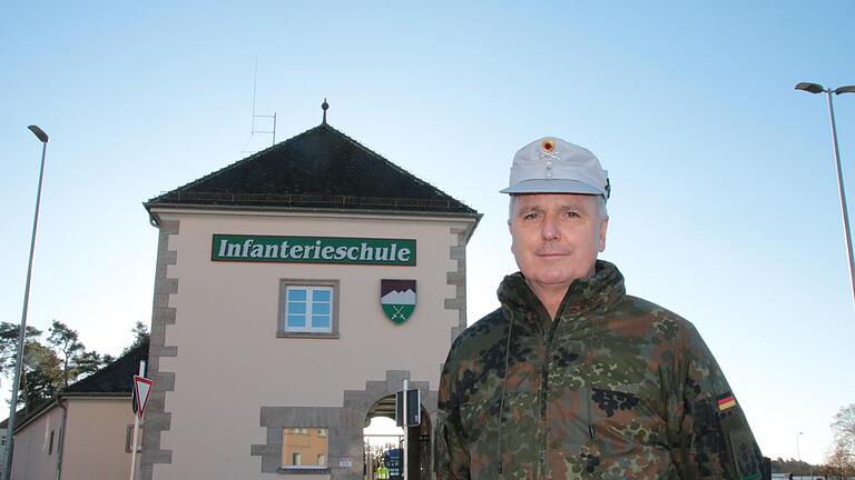 Standortälteste Stefan Josef Leonhard an der Hauptwache       -  Standortälteste Stefan Josef Leonhard an der Hauptwache