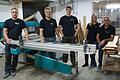 Handwerkliches Können und moderne Maschinentechnik verbinden sich in der Schreinerei Kulla. Im Bild (von links) Louis Kulla, Jürgen Bömly, Tobias Kremer, Monika und Johannes Kulla.
