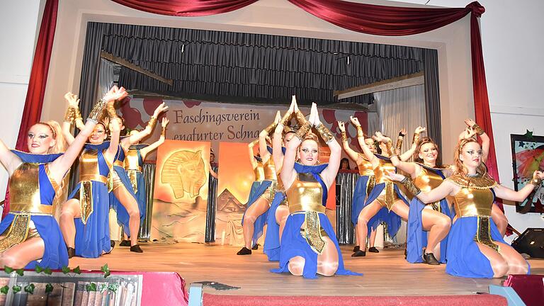 Sagenhafte Geschichten: Die Juniorenshowtanzgruppe lässt Kleopatra wiederauflaben Sagenhafte Geschichten: Die Juniorenshowtanzgruppe lässt Kleopatra wiederauflaben