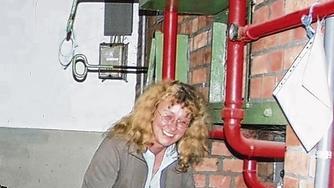 Wie früher: Der Sud im Niederläurer Brauhaus wird noch immer mit einem Holzfeuer erhitzt.