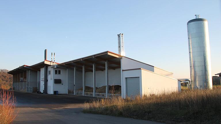 Die Heizzentrale der Nahwärme Gössenheim eG hinter dem Sportplatz. Die Heizzentrale der Nahwärme Gössenheim eG hinter dem Sportplatz.