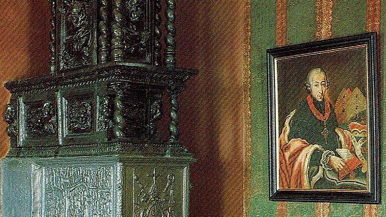 Das 'Fürstenzimmer' mit Renaissance-Ofen und Porträt von Fürstbischof Franz Ludwig von Erthal. Das 'Fürstenzimmer' mit Renaissance-Ofen und Porträt von Fürstbischof Franz Ludwig von Erthal.