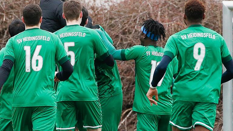 Das Kreisligaspiel des SV Heidingsfeld in Winterhausen wurde in der letzten Minute abgebrochen. Es kam zu Tumulten. Diese Aufnahme ist nicht von der aktuellen Partie, sie entstand am 5. März beim Spiel des Würzburger Stadtteilklubs gegen Eibelstadt. Das Kreisligaspiel des SV Heidingsfeld in Winterhausen wurde in der letzten Minute abgebrochen. Es kam zu Tumulten. Diese Aufnahme ist nicht von der aktuellen Partie, sie entstand am 5. März beim Spiel des Würzburger Stadtteilklubs gegen Eibelstadt.