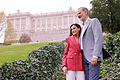 Neue Familienfotos der spanischen Royals.jpeg       -  Beliebtes Königspaar: Felipe und Letizia im Park des Palacio Real, des königlichen Schlosses, in der spanischen Hauptstadt Madrid.