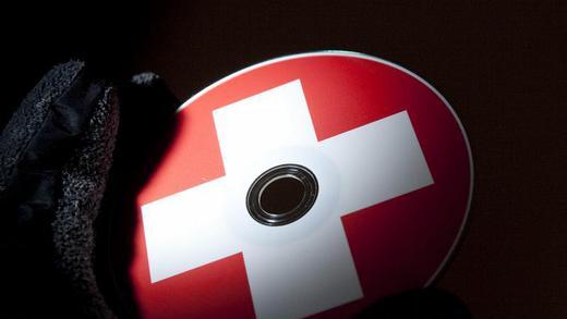 Steuersünder-CD       -  Das Land Nordrhein-Westfalen hat nach einem Bericht der «Financial Times Deutschland» erneut eine CD mit Steuerdaten aus der Schweiz gekauft. Foto: Frank Rumpenhorst