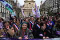 Demonstration für Abtreibungsrecht in Frankreich.jpeg       -  Befürworter von Abtreibungsrechten bei einer Demonstration vor der Universität La Sorbonne. Frankreich hat das Recht auf Abtreibung in der französischen Verfassung verankert.