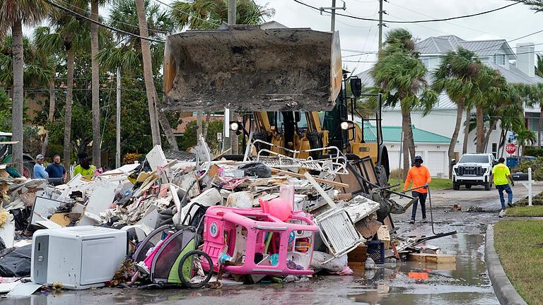 Hurrikan „Milton” in Florida - Erst vor rund anderthalb Wochen war Hurrikan „Helene” in Florida auf Land getroffen und hatte dort Tote und Schäden hinterlassen. Hurrikan „Milton” in Florida - Erst vor rund anderthalb Wochen war Hurrikan „Helene” in Florida auf Land getroffen und hatte dort Tote und Schäden hinterlassen.