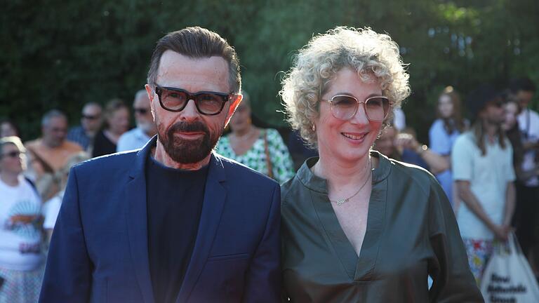 Abba-Star Björn Ulvaeus und Freundin Christina Sas       -  Im Februar 2022 hatte der Abba-Star (l.) das Aus seiner jahrzehntelangen Ehe mit seiner Frau Lena bekanntgegeben. (Archivbild)