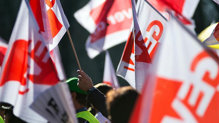 Die GEW in Unterfranken will, dass die Schulen auch nach den Ferien geschlossen bleiben. Die GEW in Unterfranken will, dass die Schulen auch nach den Ferien geschlossen bleiben.