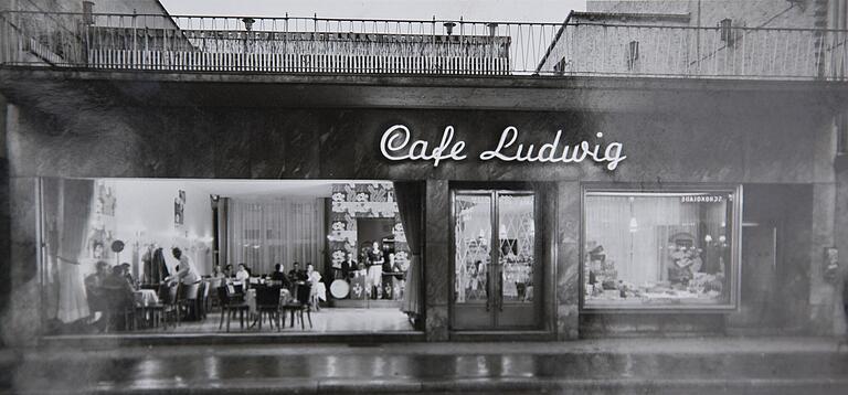 Ein Bild vom Café Ludwig Mitte der 60er Jahre. Hier wurde getanzt. Trotz sorgfältiger Recherche konnte der Rechteinhaber des Fotos nicht ermittelt werden. Rechteinhaber werden gebeten, sich bei der Redaktion zu melden. Ein Bild vom Café Ludwig Mitte der 60er Jahre. Hier wurde getanzt. Trotz sorgfältiger Recherche konnte der Rechteinhaber des Fotos nicht ermittelt werden. Rechteinhaber werden gebeten, sich bei der Redaktion zu melden.