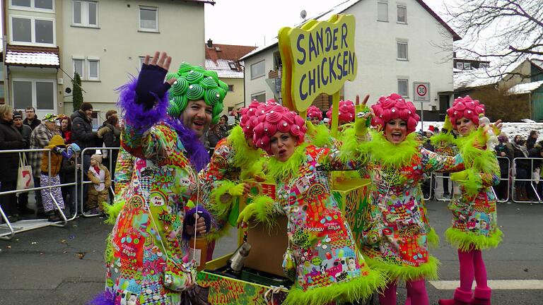 Farbenfroh hatten sich 2018 die 'Sander Chicksen' herausgeputzt. Farbenfroh hatten sich 2018 die 'Sander Chicksen' herausgeputzt.